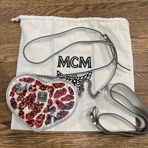 * RARE* MCM PATRICIA heart BELT BAG IN LEOPARD SPARKLE SILVER CHROME - Sample!!